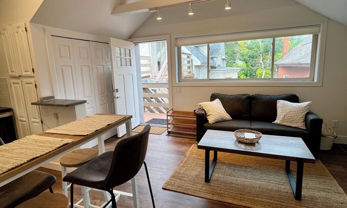 Capitol Hill Apartment | Adorable Carriage House Apartment in the Heart of Denver