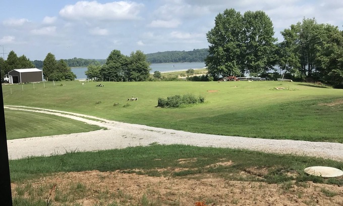 Schnellville Cottage | Adorable cottage. You will not find a better direct view of Patoka Lake.