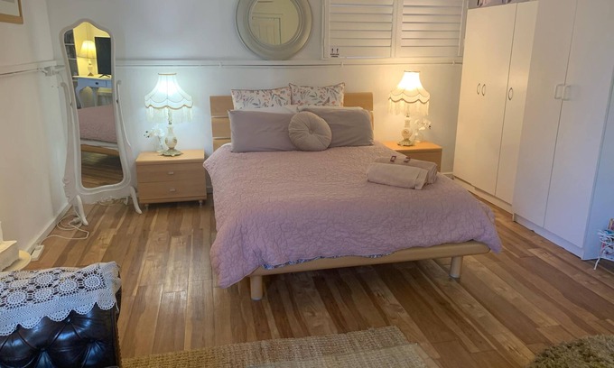 Dudley Park Apartment | Adorable Country Studio (pet friendly) additional charges