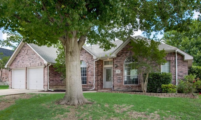 South Arlington House | Adorable, Cozy, Relaxing Home