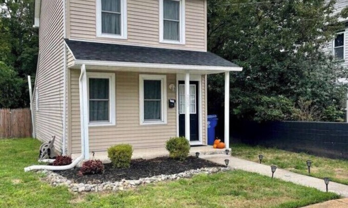 Mount Holly House | Adorable Home, Central Spot, All Welcome