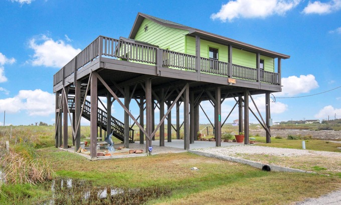 Galveston House | Adorable home with lots of space - close to the Gulf & ferry