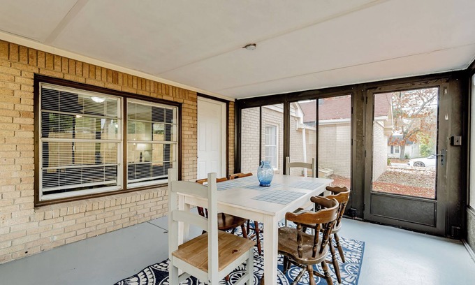 West Columbia Hotel | Adorable on Taylor Both Units