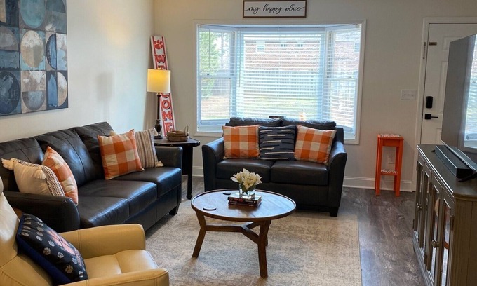 Clemson Condo | Adorable & recently renovated condo within walking distance to downtown Clemson.