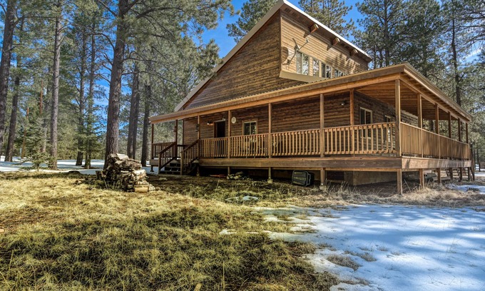 Angel Fire House | Adorable ski cabin with private hot tub, wood stove, pool table & washer/dryer