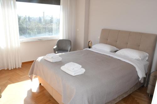 Plaka Apartment | Adrianos Gate View Apartment