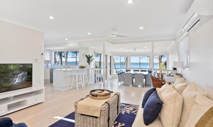St. Georges Basin House | Adrift Retreat - St Georges Basin Waterfront Home