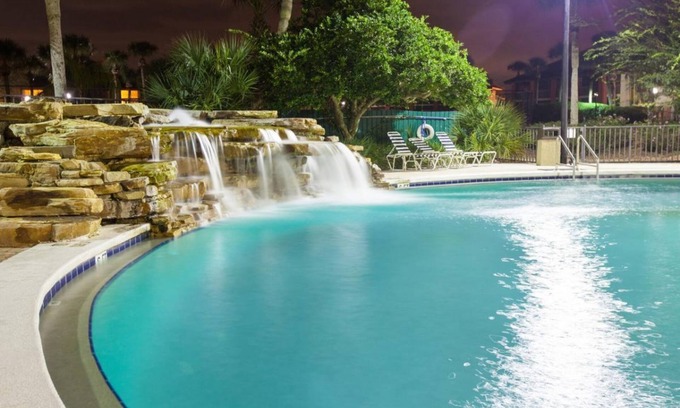 Palm Coast Hotel | Adventure Awaits! 3 Awesome Rooms, Near Washington Oaks State Park Beach