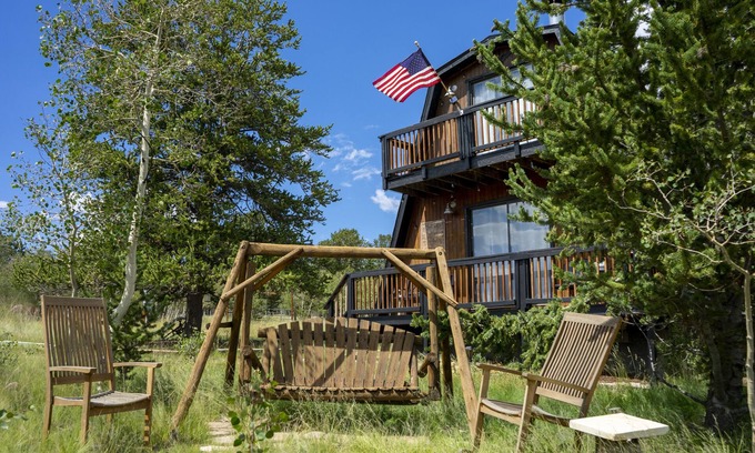 Stagetop Cabin | Adventures Rest- Perfect cabin for your expedition