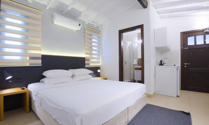 Tokoglu House | AEGEAN Apartments Bungalows - Comfort Room Double with Sofa and Kitchenette
