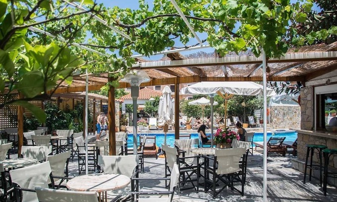 Karlovassi Hotel | Aegeon