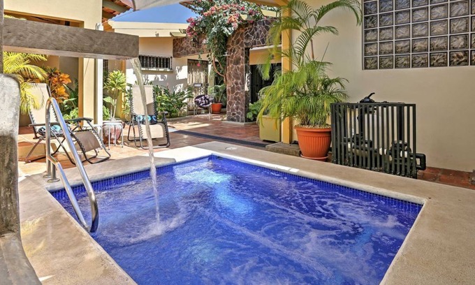 Puntarenas Villa | Affordable 5 star Villa - Steps from the Beach - Breakfast included