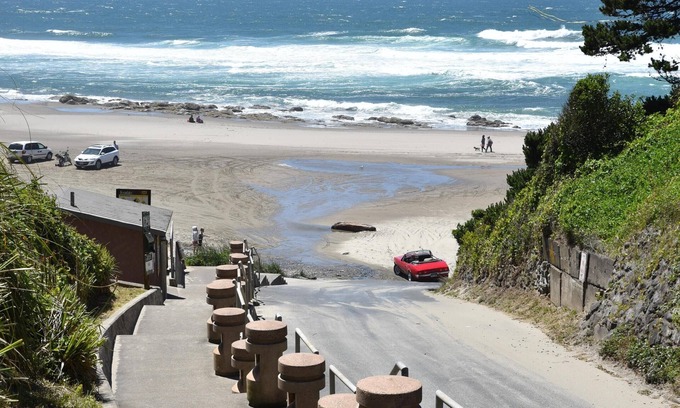 Lincoln City House | AFFORDABLE & Charming Luxury Family-Friendly Home w View ~JULY -AUG SPECIALS!!