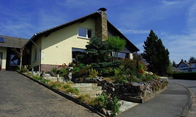 Hitzerode Apartment | Affordable vacation apartment with sauna in a quiet location near the forest. 4 DTV*