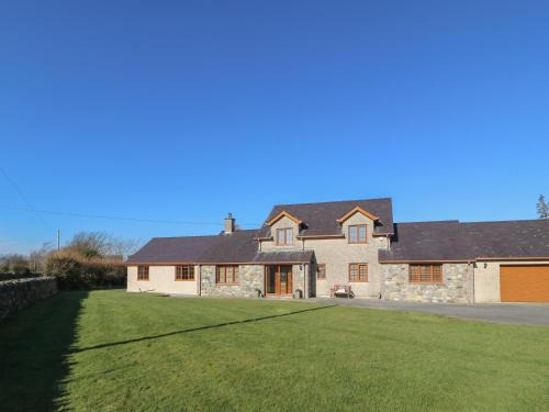 Llanrug House | Afon Rhos Bach
