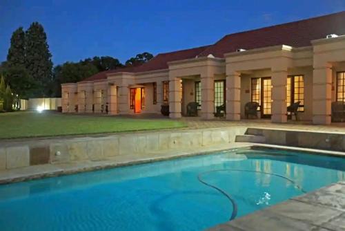 Three Rivers House | African Crest Guest House