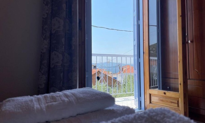 Trikeri Apartment | Aglaia's traditional house