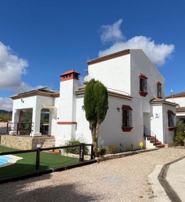 Arriate House | Agradable casa con piscina en la serranía.