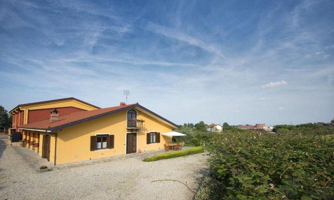 Bricherasio Bed & Breakfast | Agrialpi by Salfrutta