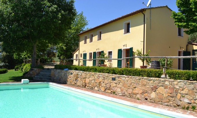 Vicopisano House | Agriturismo E&E – Private villa with pool and panorama terrace
