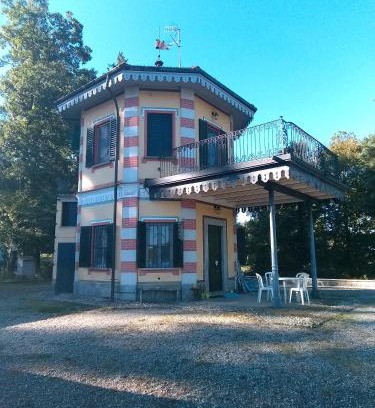 Cadegliano-Viconago House | Agriturismo Villa Brugolta