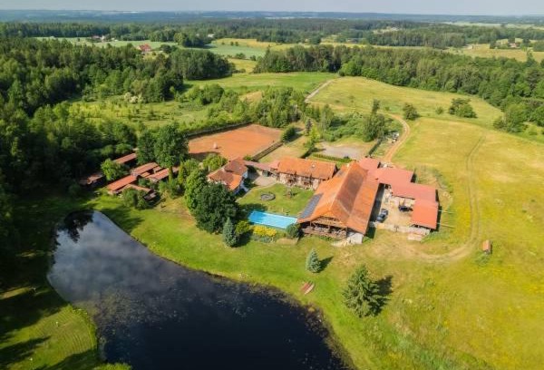 Ryn House | Agroturystyka "Dworek u Pelców"