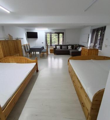 Jaroszowice Apartment | Agroturystyka Rudy Kocur Różana 24 Jaroszowice