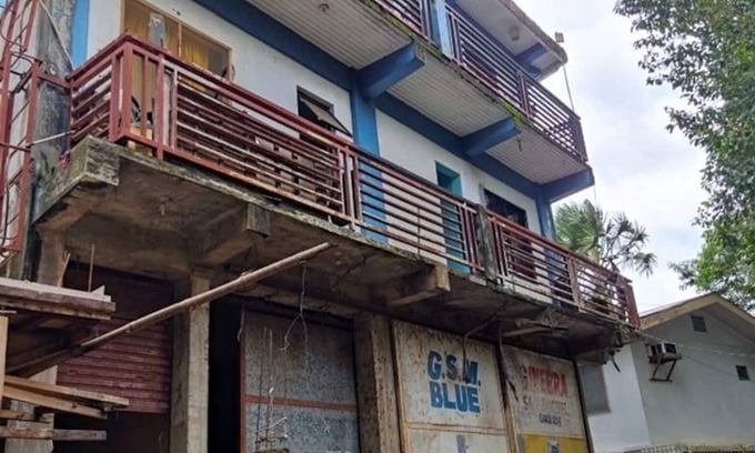 Coron Town Proper Cabin | Aguinaldos Home-Stay n3 storey bldg located in town proper, walking distance.