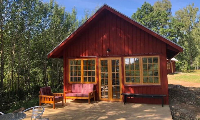 Agunnaryd House | Agundaborg garden cottage with large sun deck