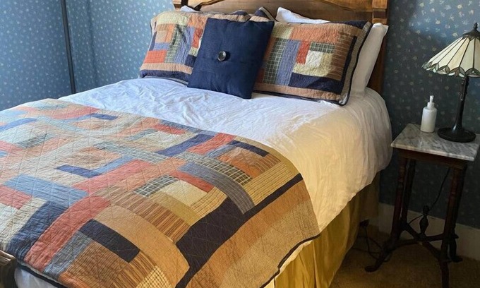 Wabasha Hotel | AH #24 · AH #24 Full w/Shower