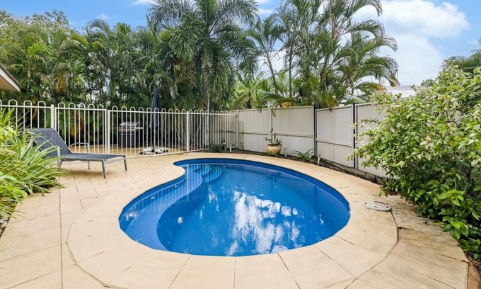 Woolner House | Ah Mat Bungalow - Tropical Darwin Stay with Pool