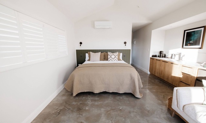 Mangawhai Bed & Breakfast | Ahuru House a touch of luxury - Tui Room