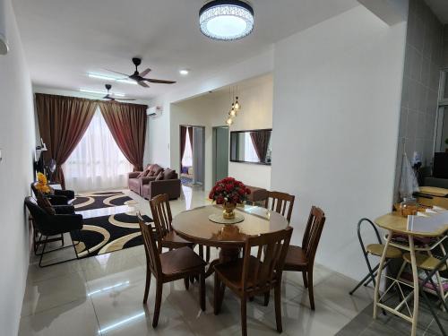 Kampung Gadong Jaya Apartment | AINOR@Stay Homestay Sendayan