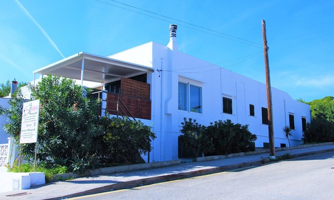 Cala Mesquida Apartment | Air-Conditioned Apartment with Seaview, Terrace & Wi-Fi; Parking Available
