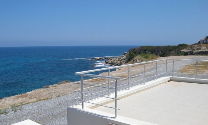 Kucukerenkoy Apartment | Air-conditioned Apartment As Close To The Sea As You Can Get