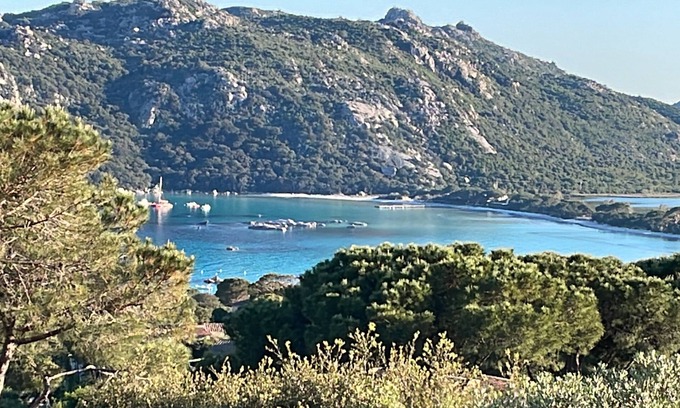 Santa Giulia House | air-conditioned villa, WiFi, terrace panoramic view over the bay of santa guilia
