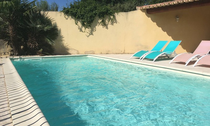 Malaucene Villa | Air-conditioned villa with private pool 100 m from the start of the Mont Ventoux climb