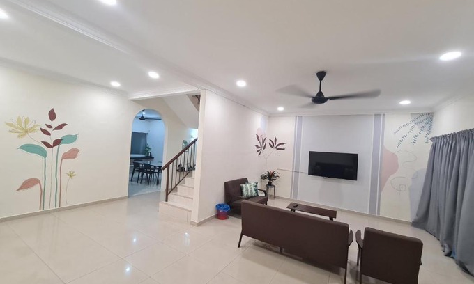 Simpang House | Air-home M3 Simpang near Aulong Econsave, 4BR, 10pax, Netflix