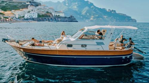Salerno Boat Rental | AIR OF SEA ON BOAT
