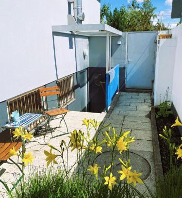 Furstenried-West Apartment | AirB33 Apartment Munich privat with little terrace