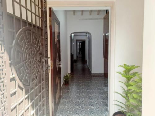 Triplicane House | Airport PickupBeachChepauk StadiumKitchenWIFI