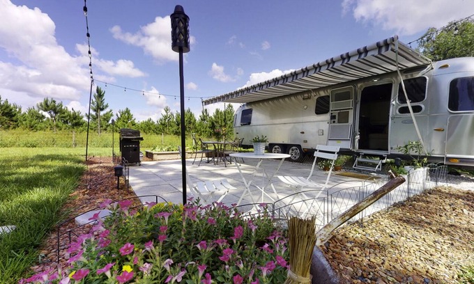 Seffner House | Airstream on a Farm