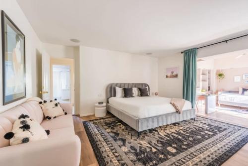 Yucca Valley House | Airway to Heaven - Joshua Tree Home w Cowboy Tub