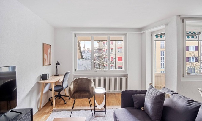 Oerlikon Apartment | Airy Oerlikon 3.5 Room w/Parking, 1min to Train Station, by Blueground