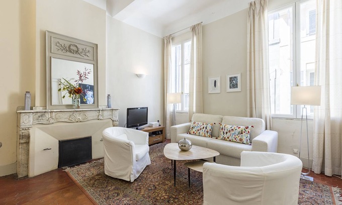 Couronne Urbaine Apartment | Aix center, beautiful air-conditioned apartment near Cours Mirabeau