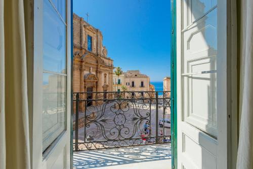 Sciacca Historic Centre Apartment | ! AL DUOMO ! Dimora Storica in Prestigiosa Location