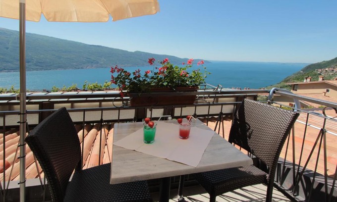 Gardola Apartment | Al Terrazzo Apartments - Ruculì Hospitality