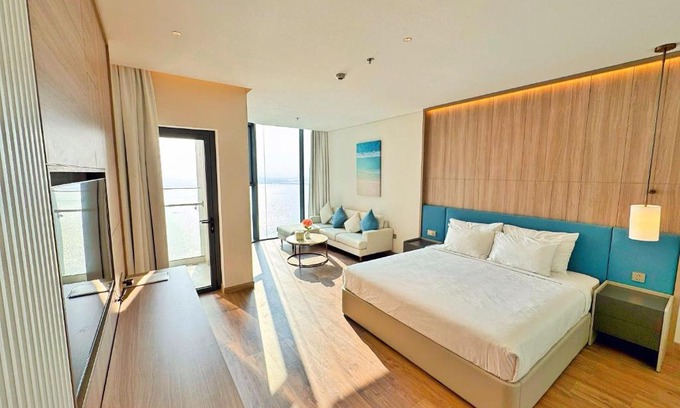 Ha Long Apartment | Alacarte condo - right on beach - high floor