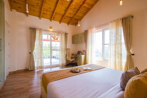 Bhimtal Villa | Alaya Stays Clouds Nest 4-BHK Retreat With Terrace & Hill Views by Naukuchiatal