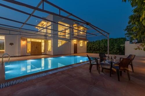 Gurugram Villa | Alaya Stays Raga 2BHK Farmstay with an entertainment lounge